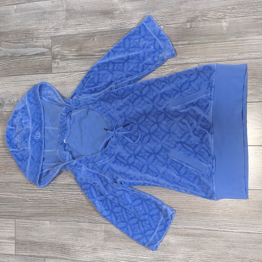 Lululemon Special Edition Short Sleeve Velour Hoodie Size 2